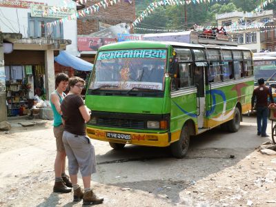 Bus in Dumre